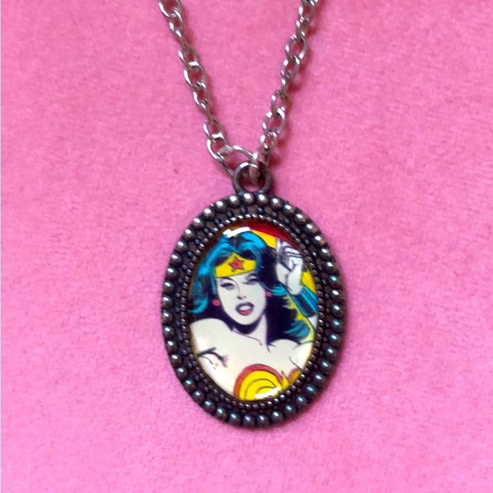 Classic Wonder Woman Retro Superhero Pendant Necklace